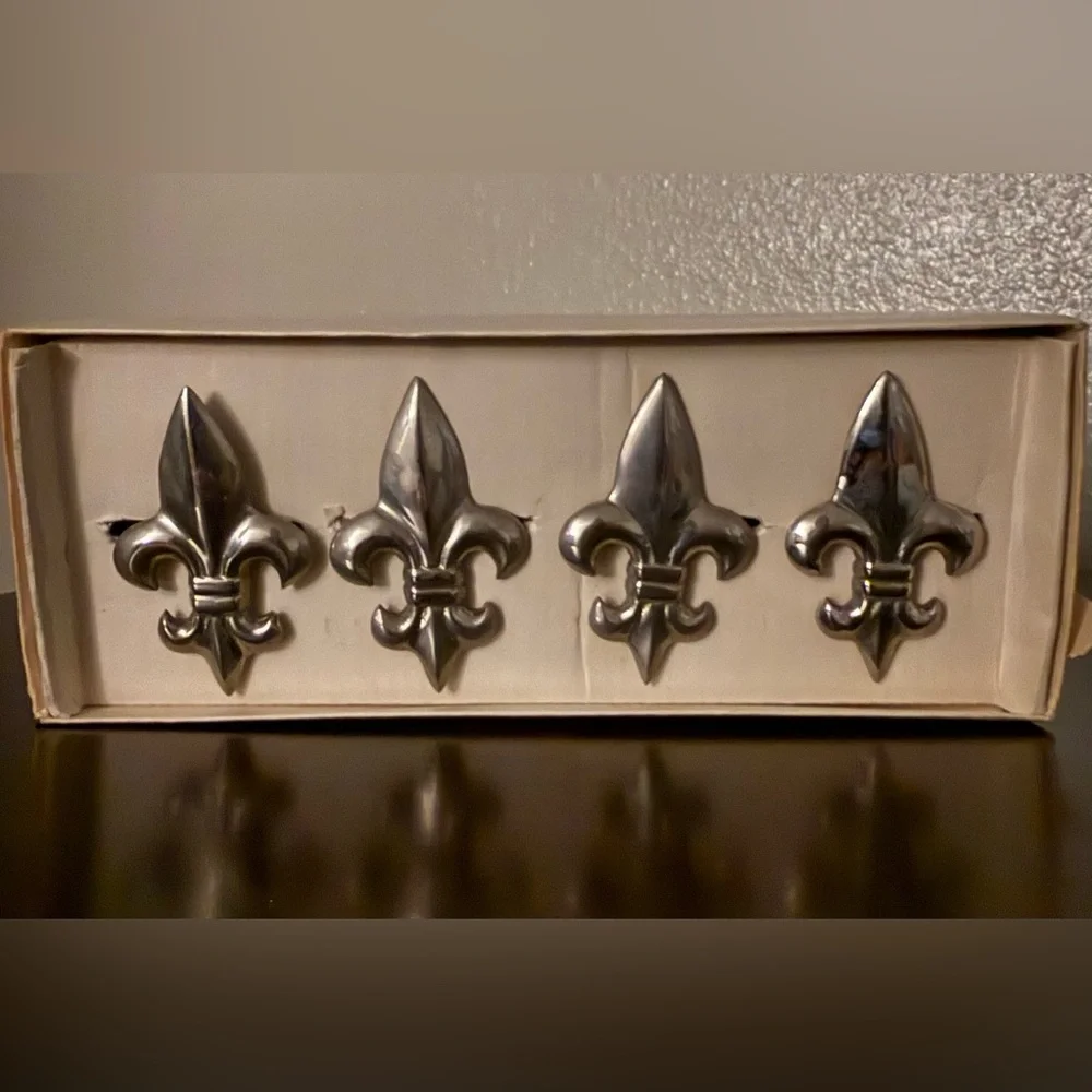 Pier 1 Fleur-De-Lis Napkin Rings Set of 4 | Silver Tone | Table Decor